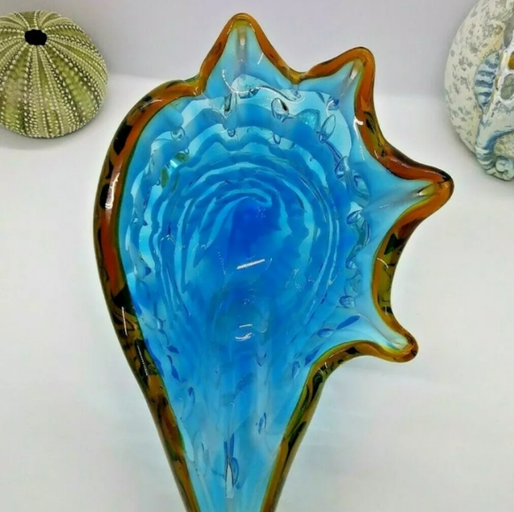 Hand Blown Glass Seashell - Picture 3 of 4